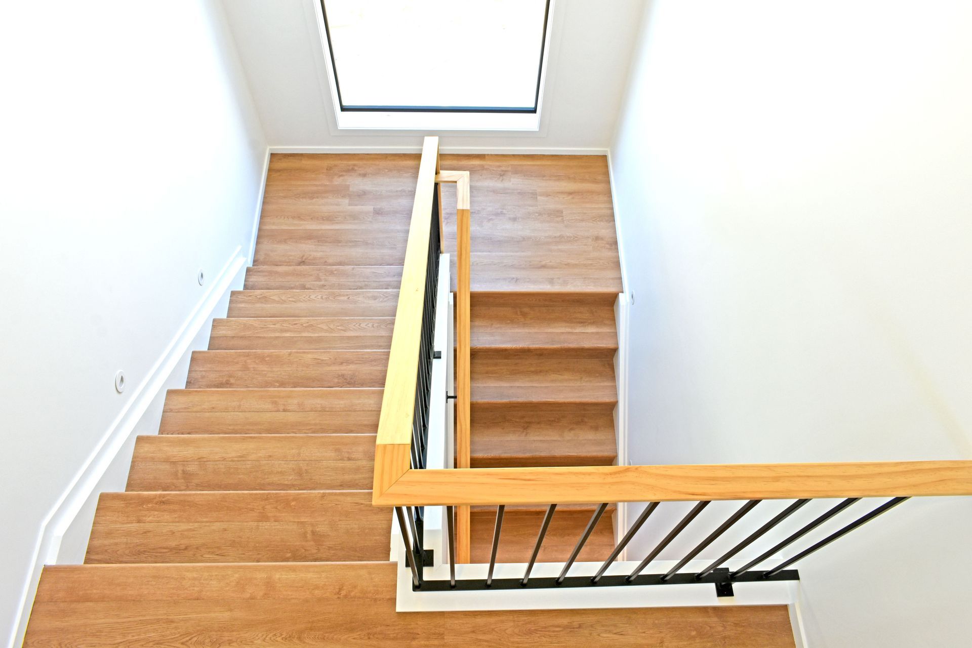 Supporting Image 7 for BiForm Solid Composite Decking