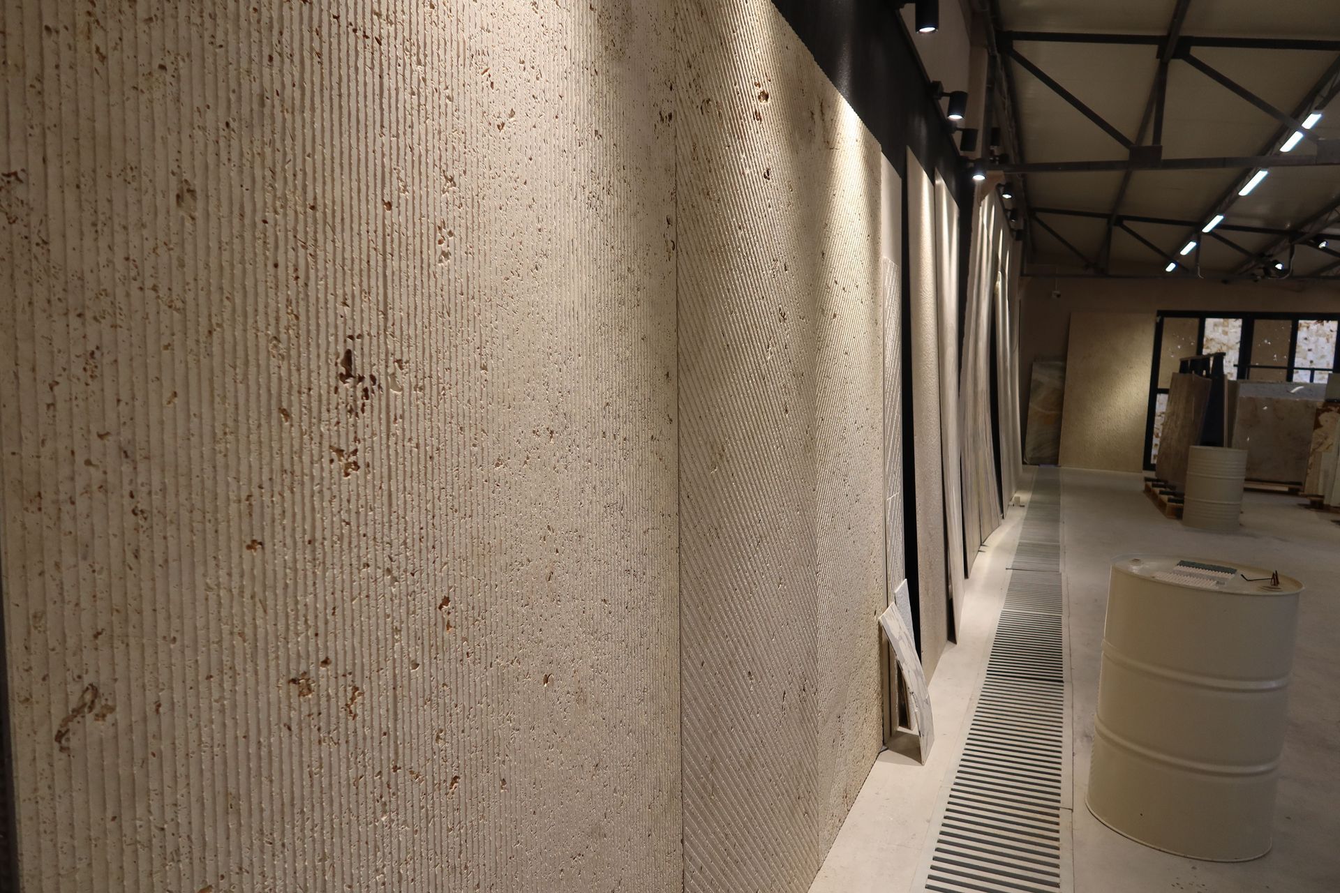 Supporting Image 4 for Lamina Stone