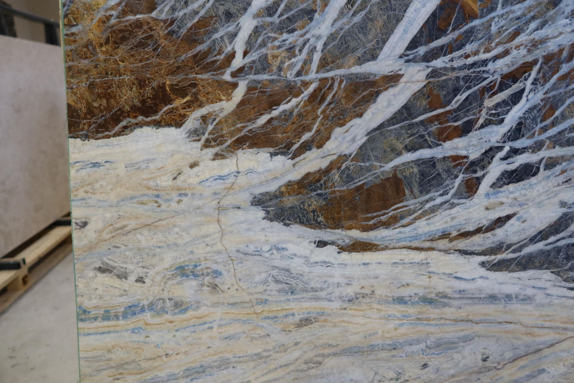 Supporting Image 5 for Lamina Stone