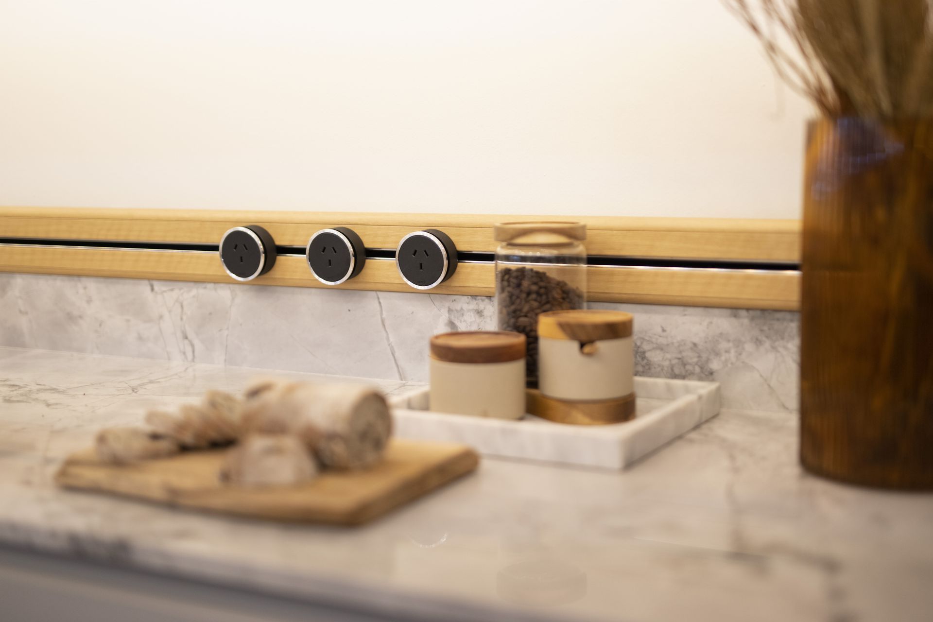 Supporting Image 4 for Line8