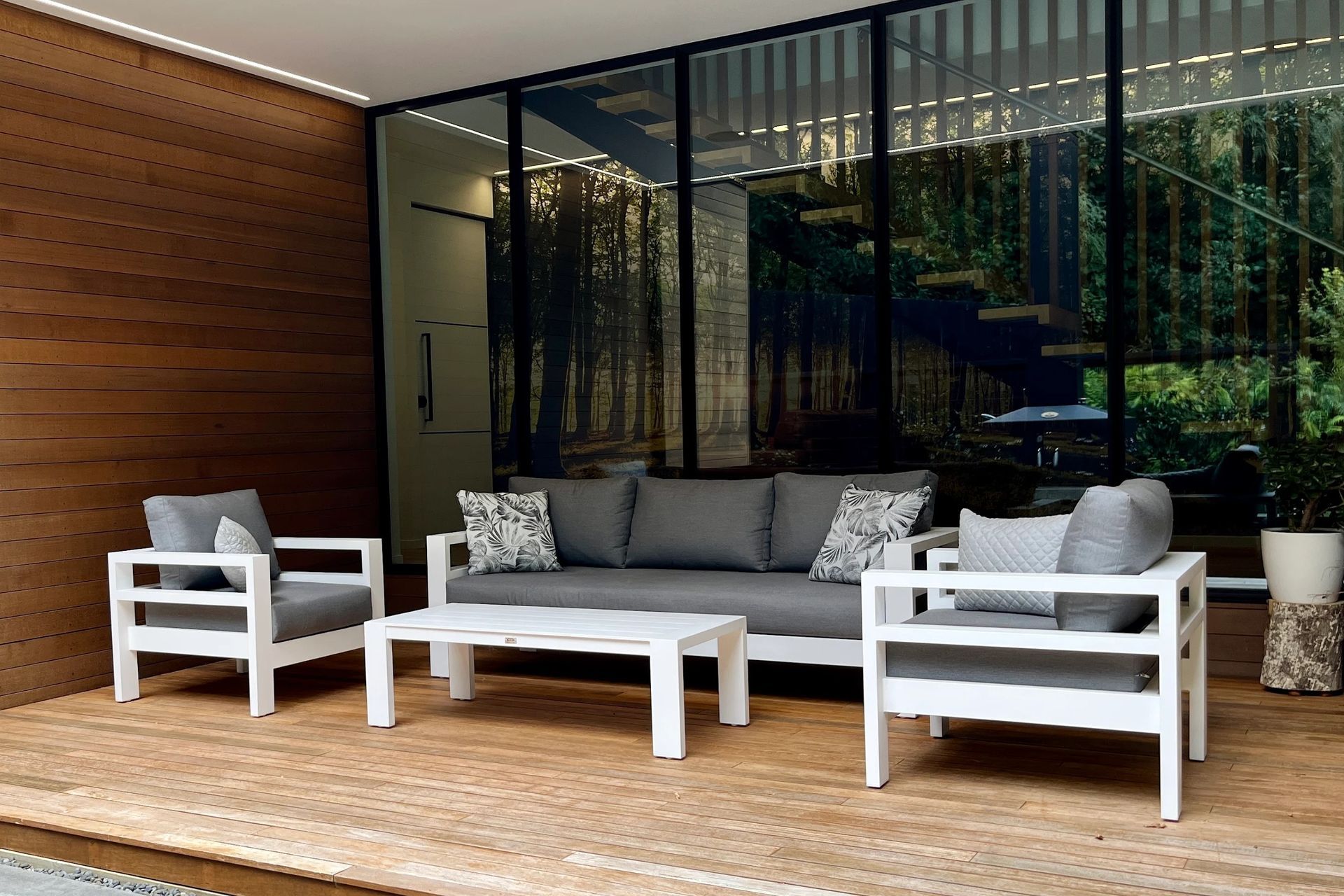 Supporting Image 3 for Modern Style Outdoor Furniture