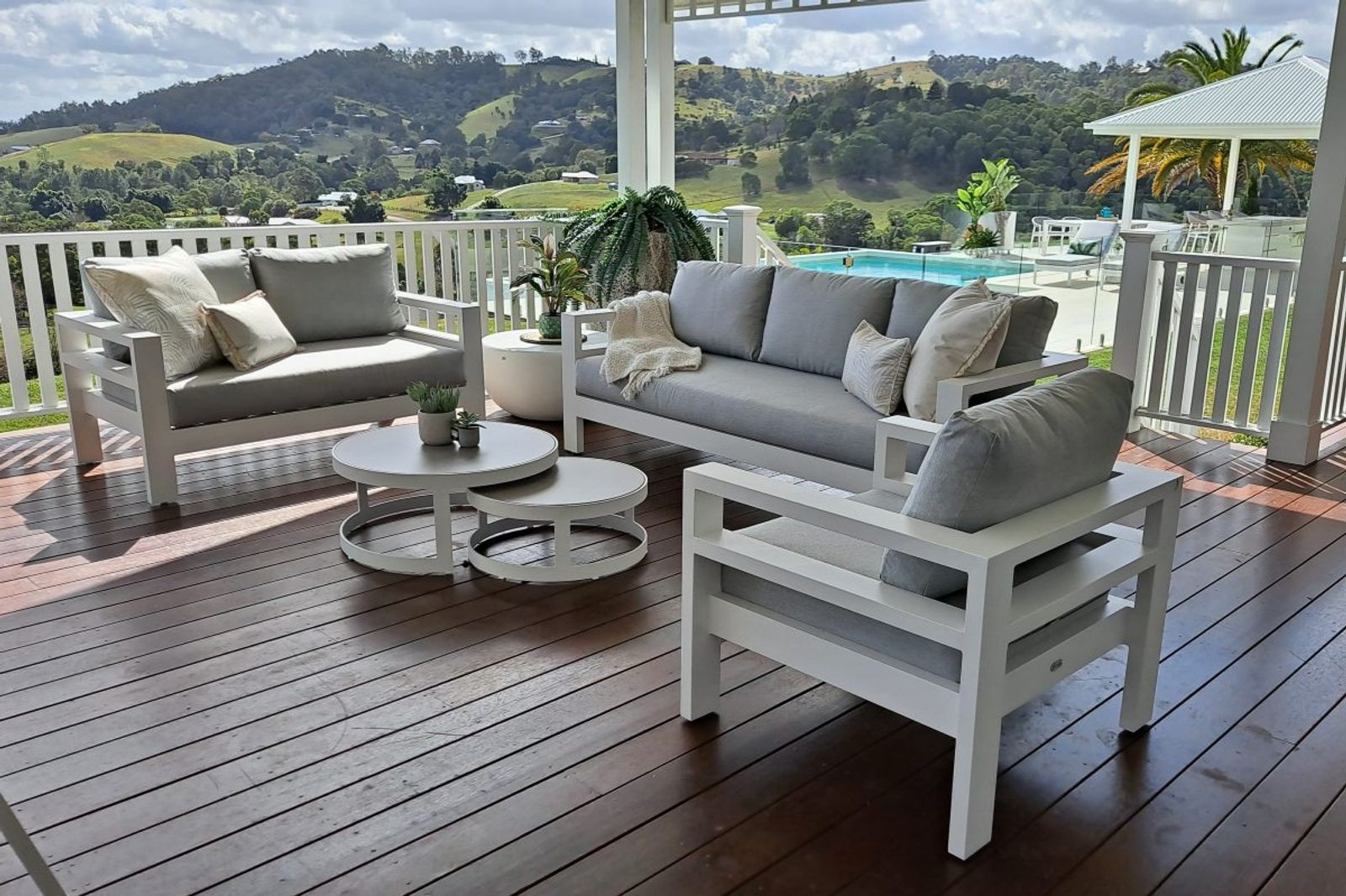 Modern Style Outdoor Furniture