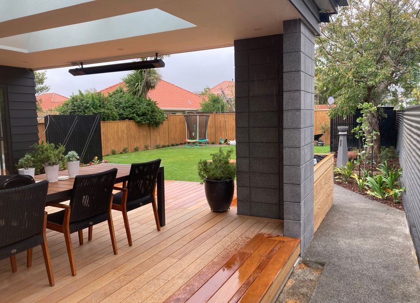 Distinctive Homes and Landscapes
