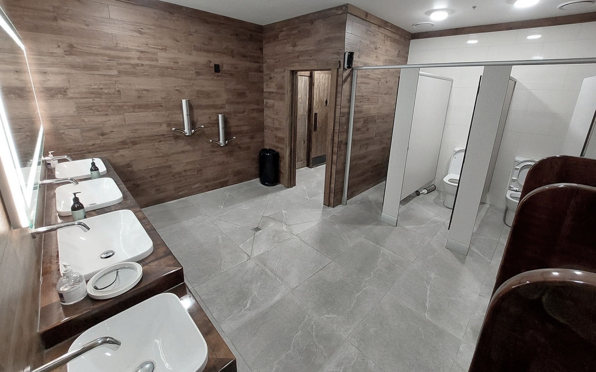 Supporting Image 1 for North Shore Tiling