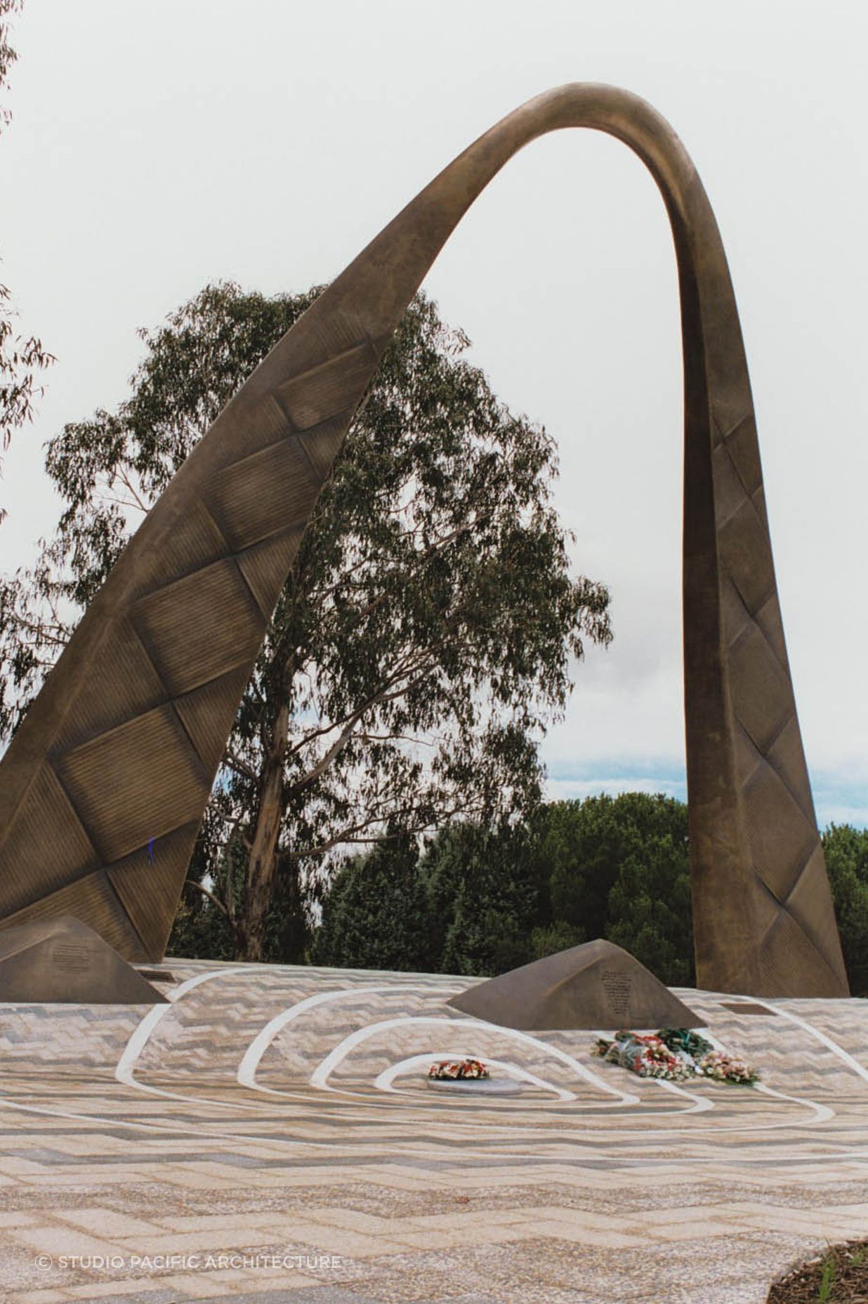 379-Canberra-arch.jpg