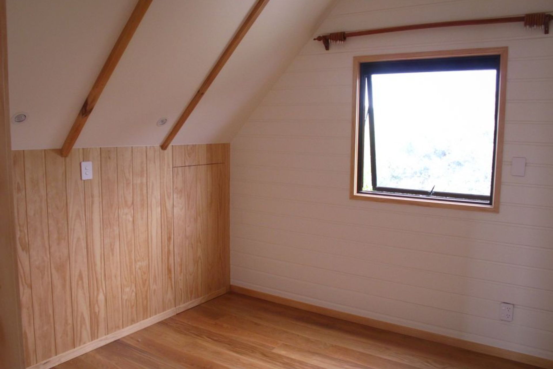 An Attic conversion on the Tutukaka Coast.  Kaiser Construction built a 1 bedroom apartment in the attic space above a garage