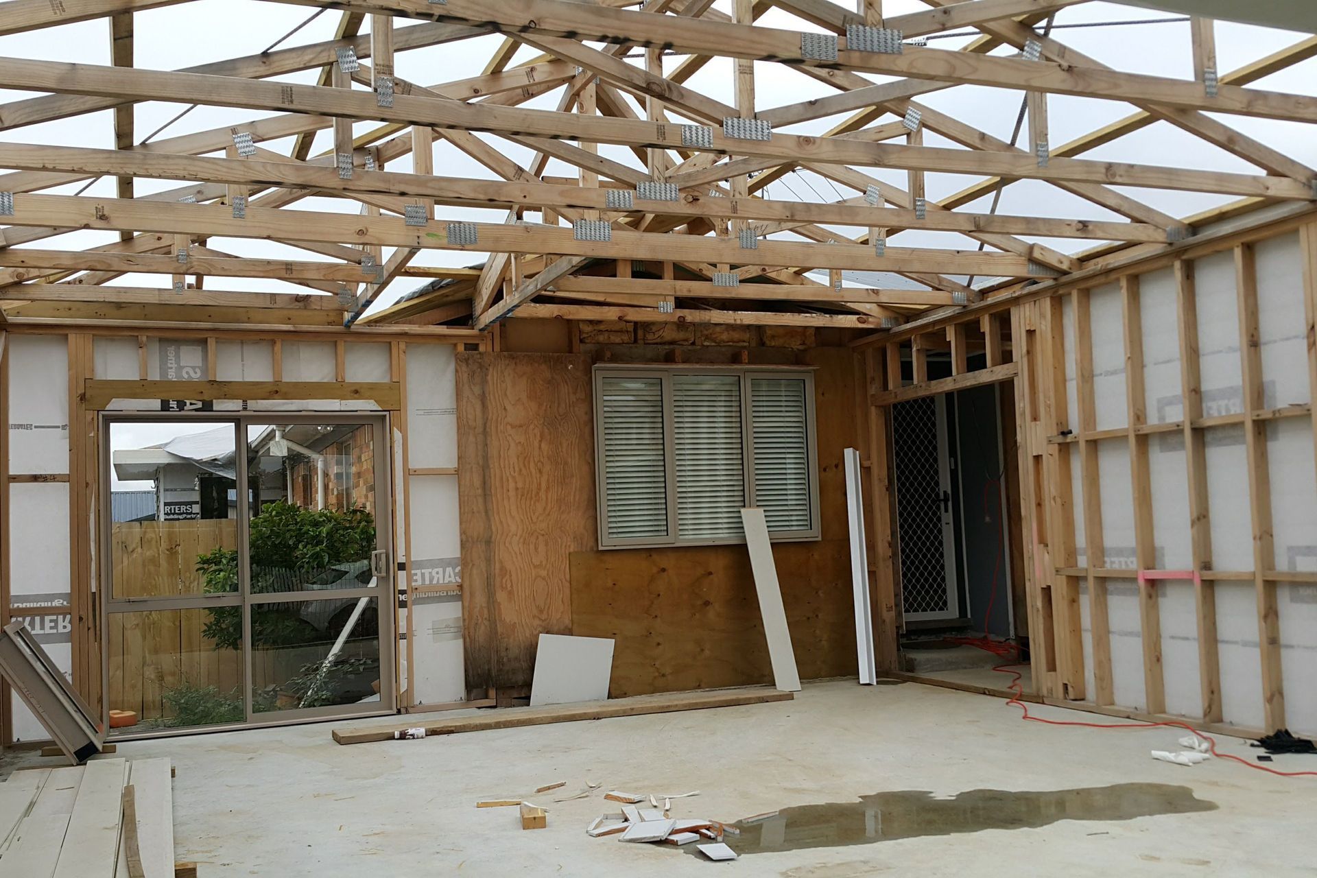 Garage - Frames up, ready for the roof