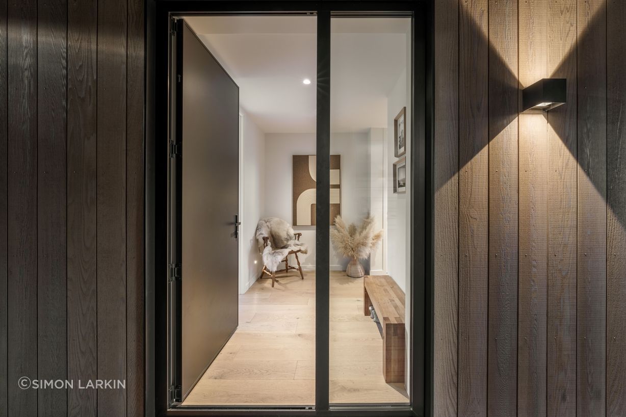 03-Ben-Hudson-Architects-Alpine-Home-Wanaka-entry.jpg