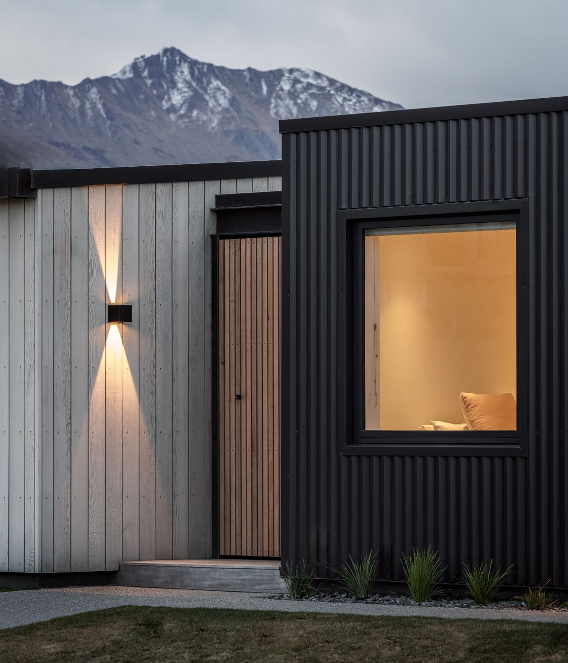 13-Ben-Hudson-Architects-Alpine-Home-Wanaka-street-entry.jpg