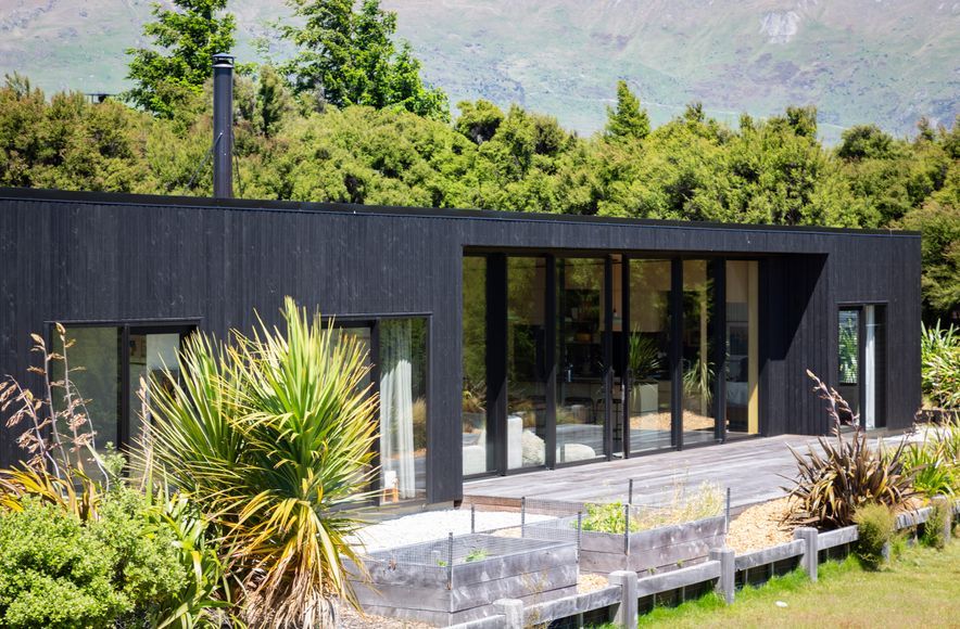 CUTEK® protected jet-black mountain home