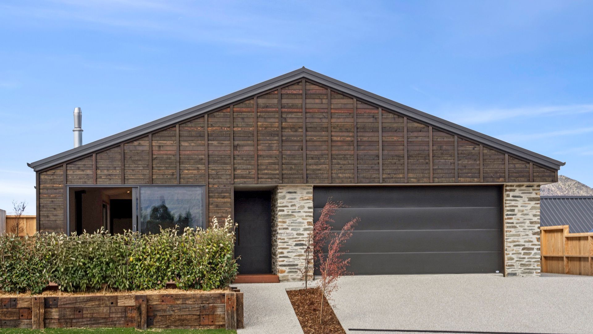 Doug Ledgerwood, Wanaka banner