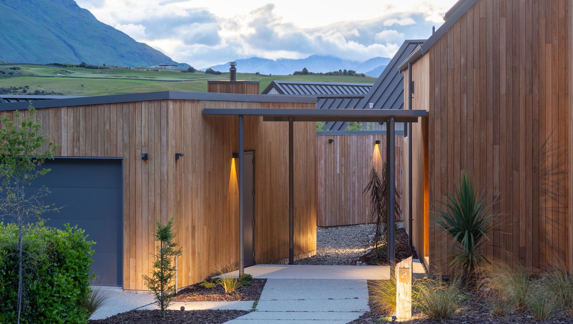 YBL Builder & Rafe McLean Architects Jacks Point Winner banner