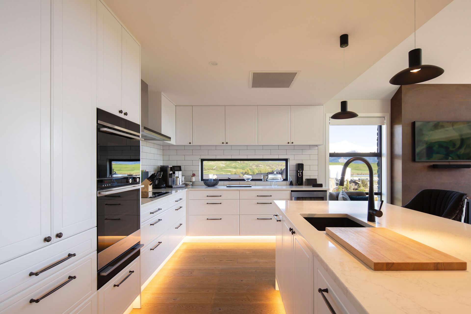 47BMcAdamDriveJacksPoint001.jpg