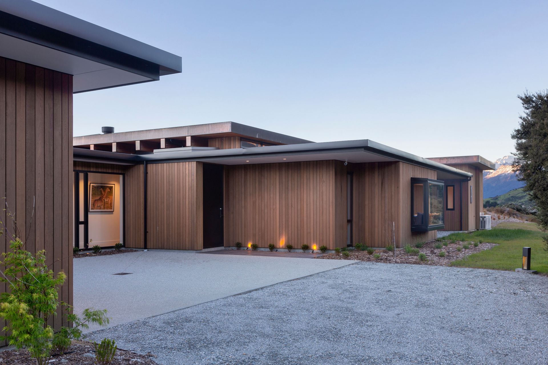 Wyuna House takes inspiration from Richard Neutra’s Palm Spring villas, paired with Central Otago’s rustic materiality.
