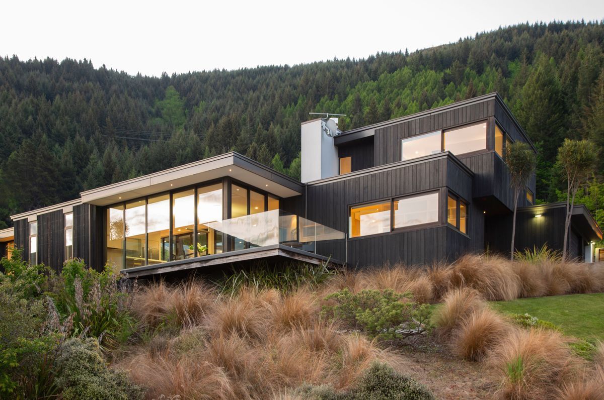 Highview Terrace Black Beauty