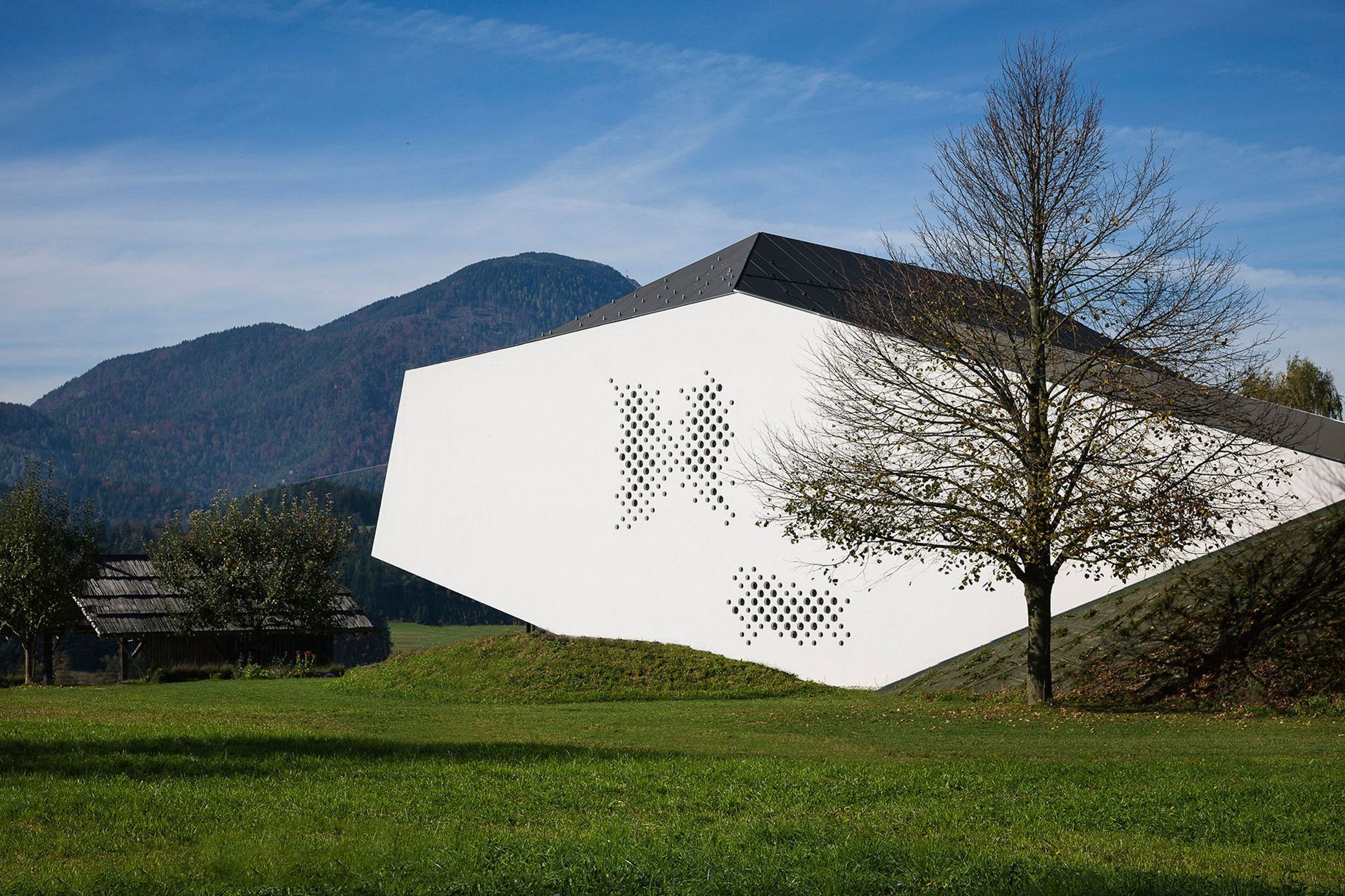 BD-Lea-House-NB-Slovenia-Exterior-1.jpeg