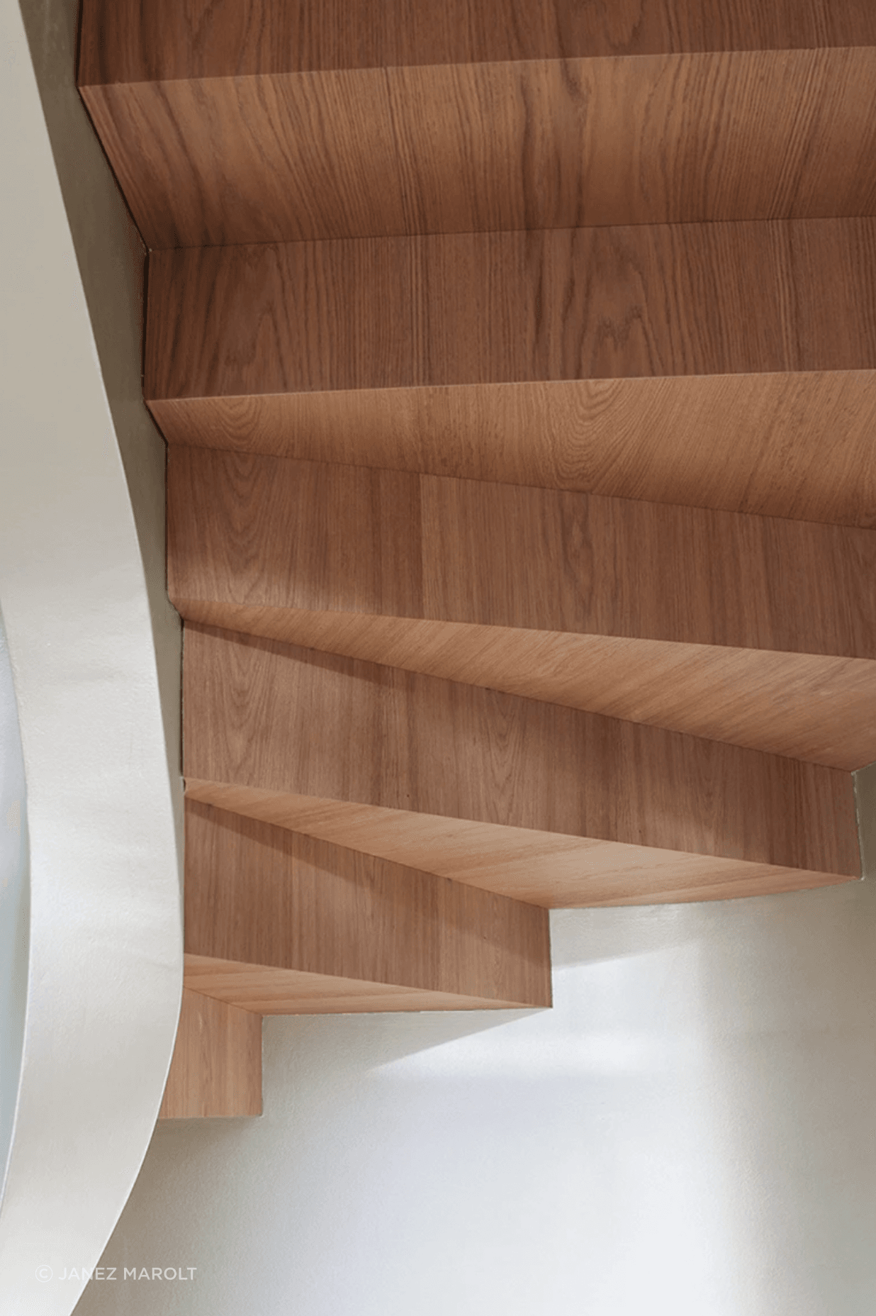 BD-Lea-House-NB-Slovenia-Interior-4.png