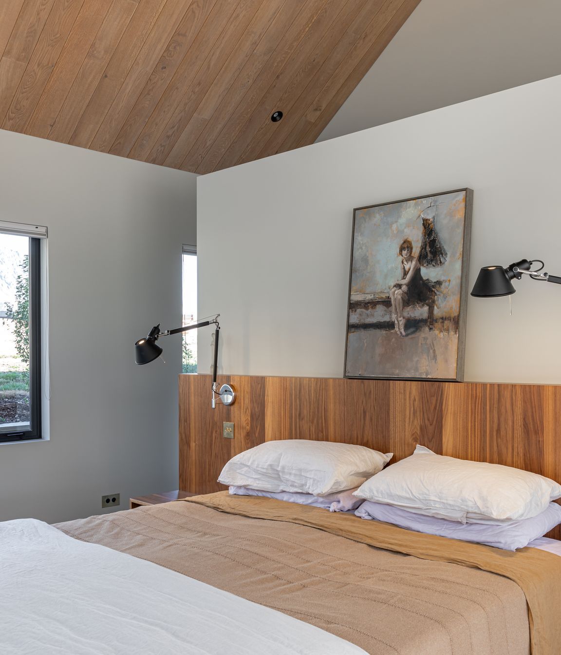 Ben-Hudson-Architects-gallery-house-bedhead.jpg