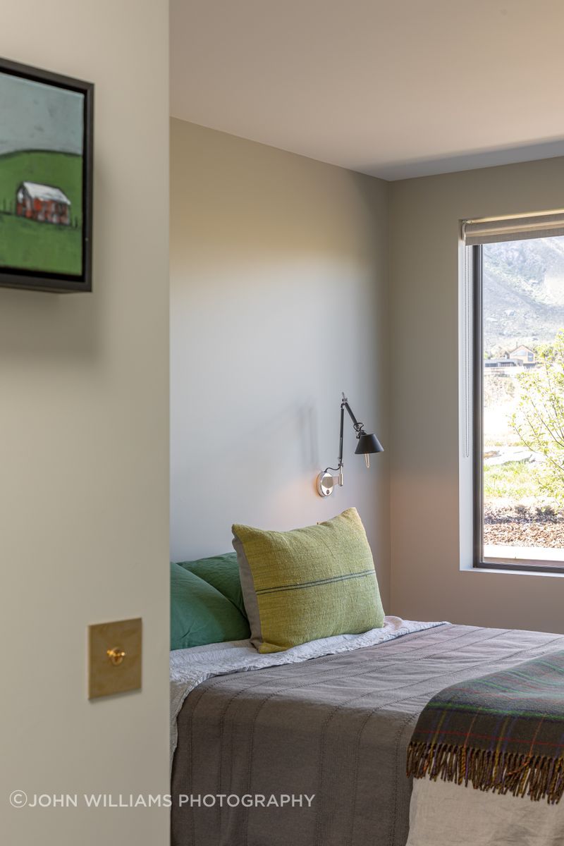 Ben-Hudson-Architects-gallery-house-guest-bedroom.jpg