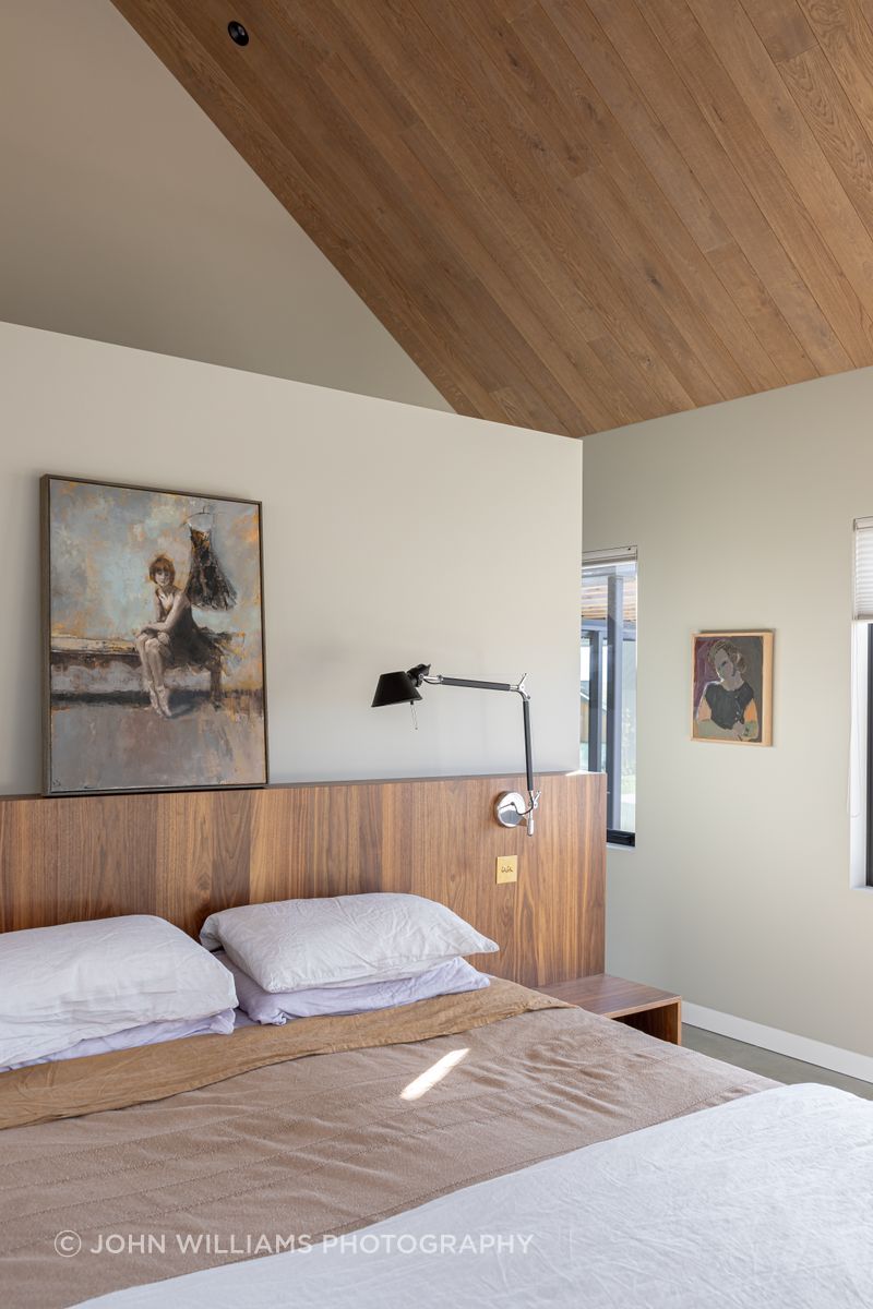 Ben-Hudson-Architects-gallery-house-master-bedroom.jpg