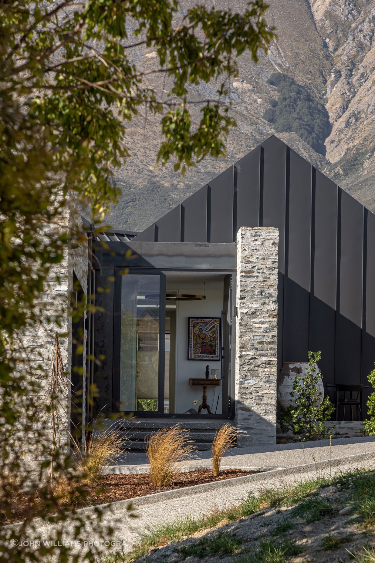 Ben-Hudson-Architects-gallery-house-steel-and-stone.jpg