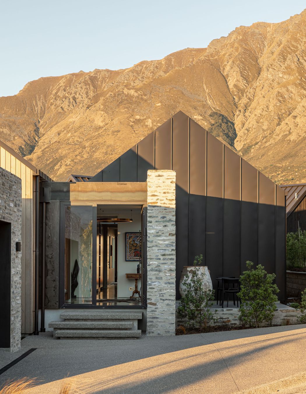 Ben-Hudson-Architects-gallery-house-stone-entry.jpg