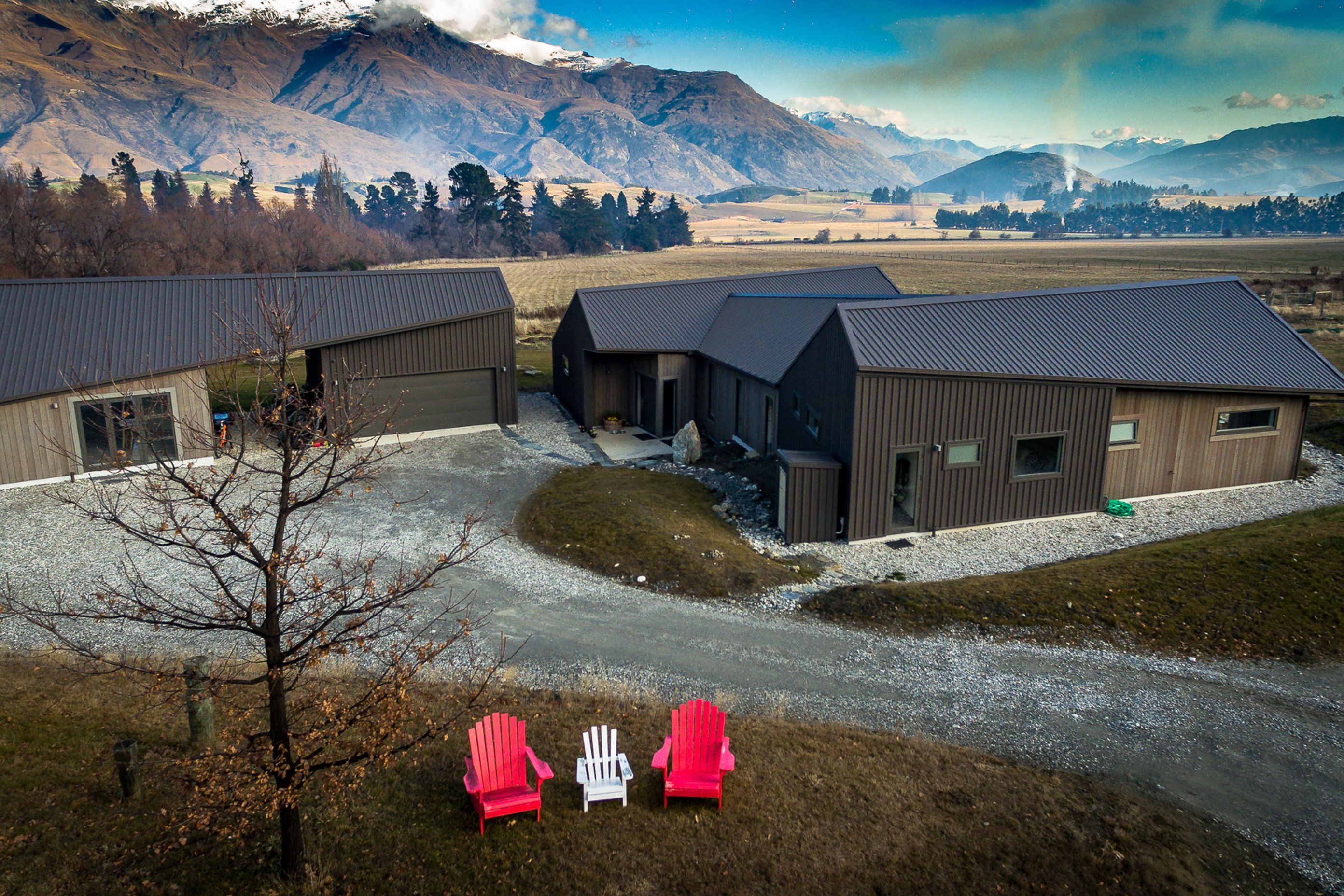 Bennies-Glencoe-Road-Exterior-10.jpg