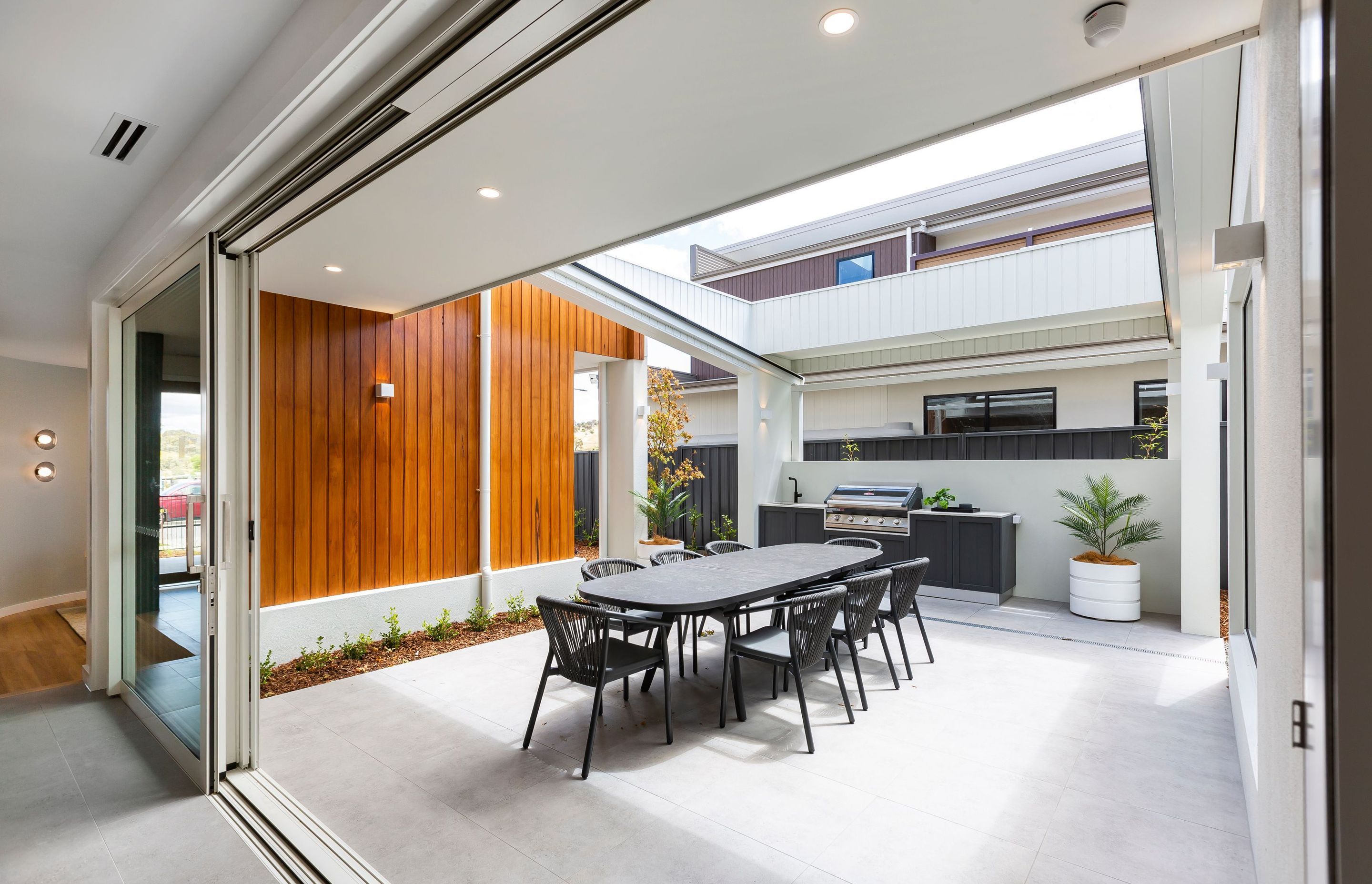 St Leon Street, Whitlam
