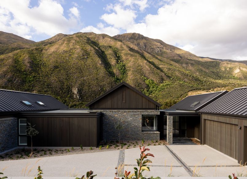 Crown Range View