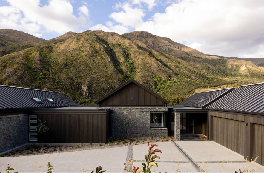 Crown Range View
