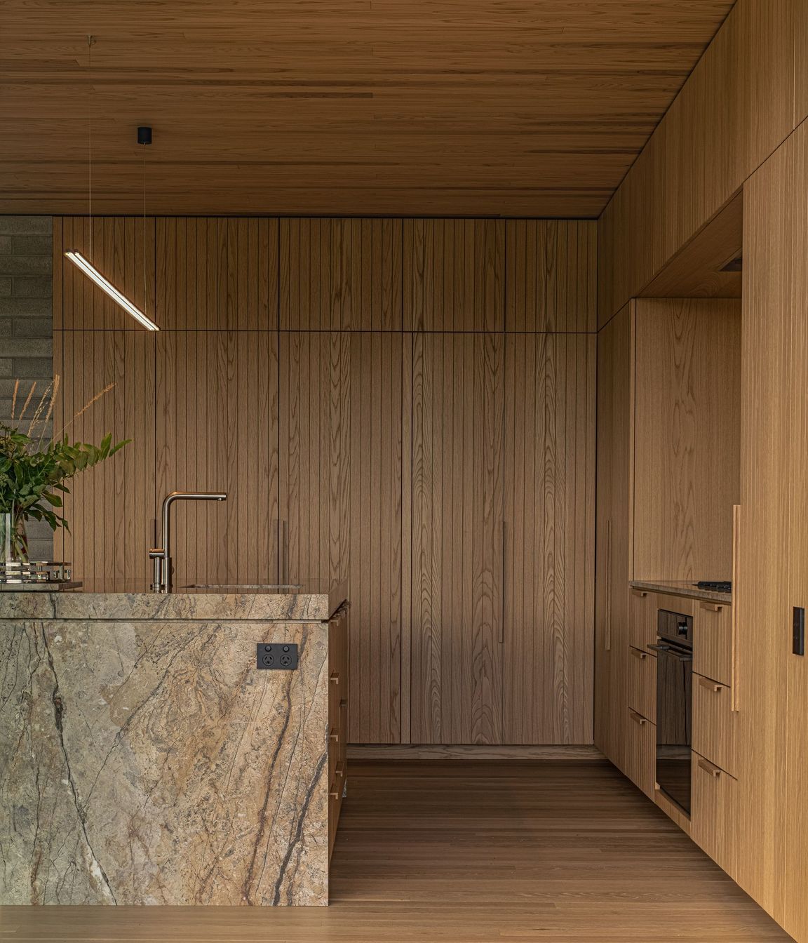 DONE-05Wanaka-SKI-HouseKitchenCasey-Moore05.jpg