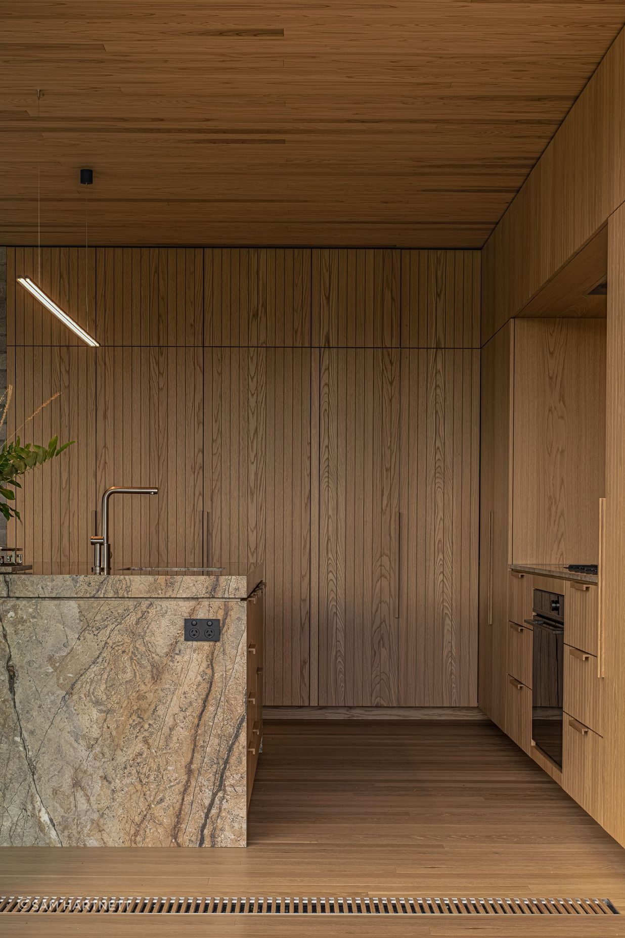 DONE-05Wanaka-SKI-HouseKitchenCasey-Moore05.jpg