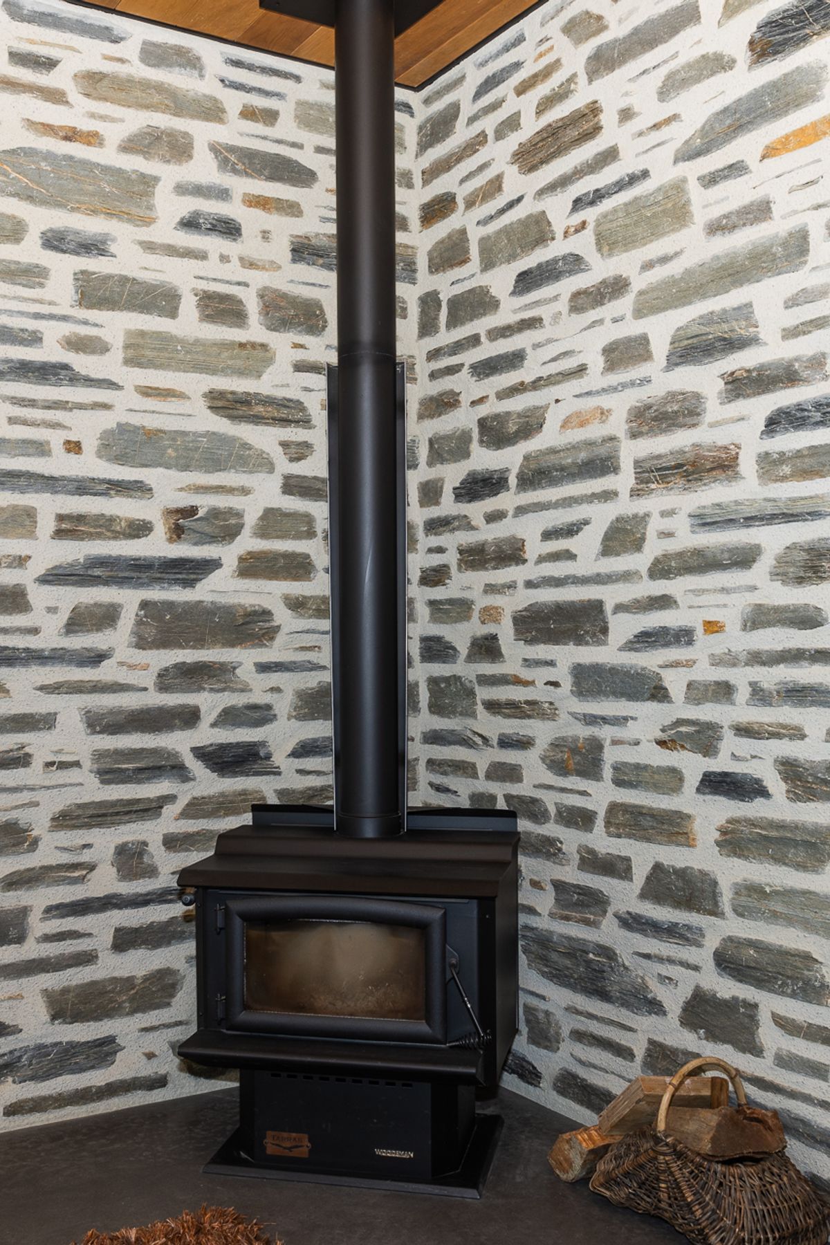 Dragonstone2103.jpg