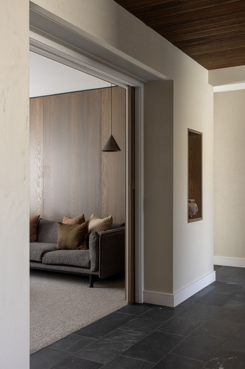 Gibbston-ValleyCaseyCondon-Scott-Architectsentrance-and-media-room.jpg
