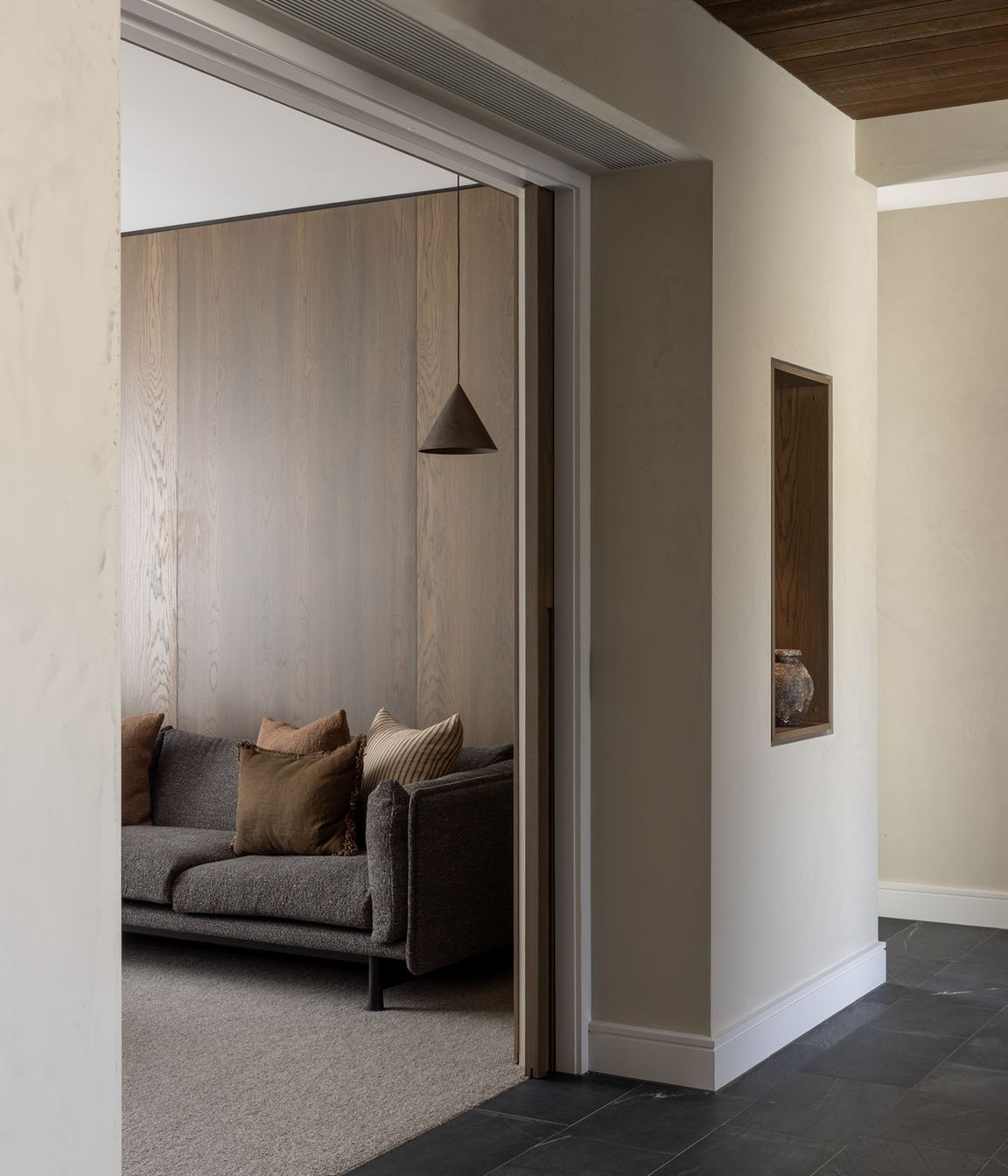 Gibbston-ValleyCaseyCondon-Scott-Architectsentrance-and-media-room.jpg