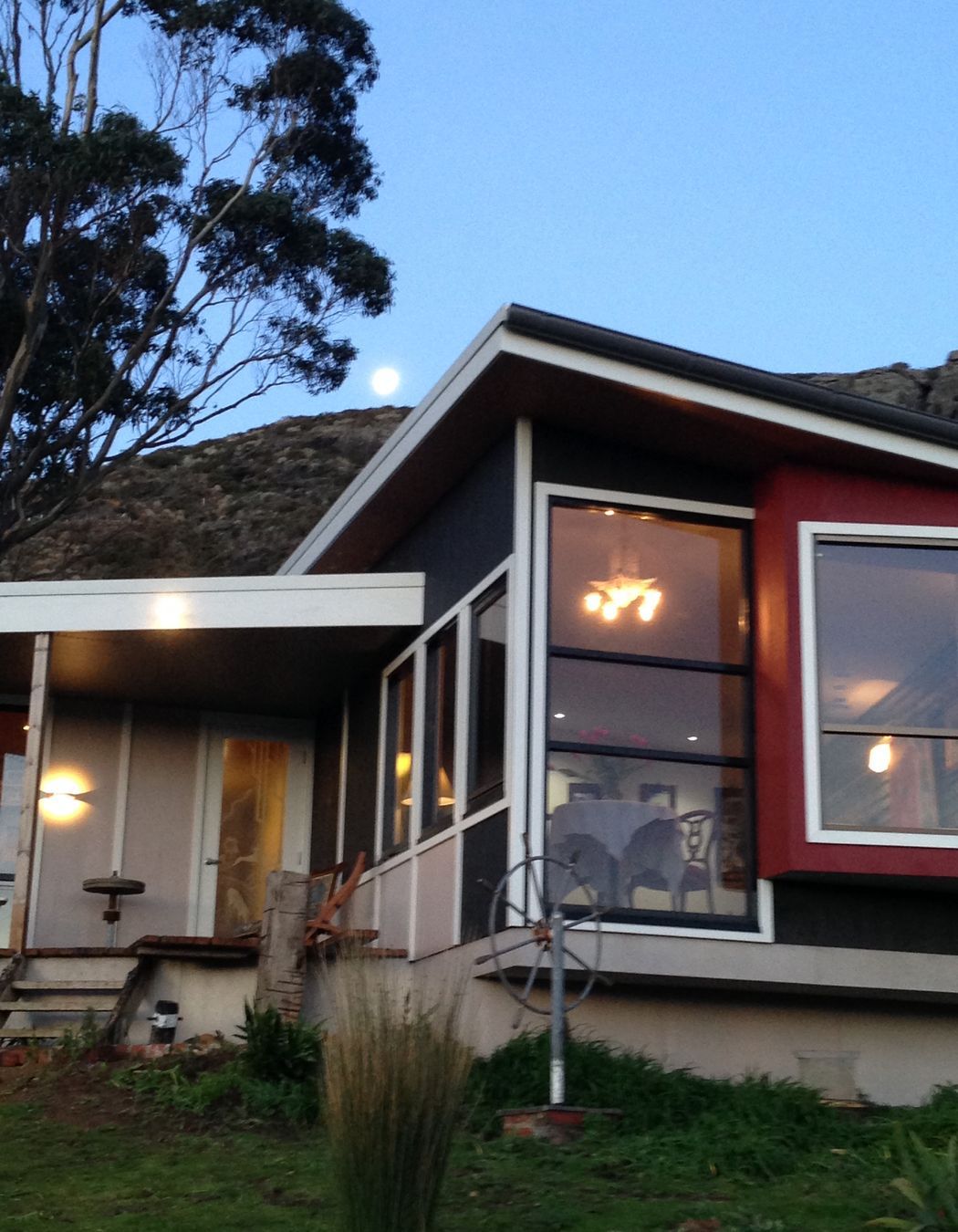 Moonrise over The Nut. This small cottage is built to the closest proximity to this remnant volcanic plug of any structure apart from the chairlift gift shop. Elevated position gives the site extraordinary sea and local area pastoral views