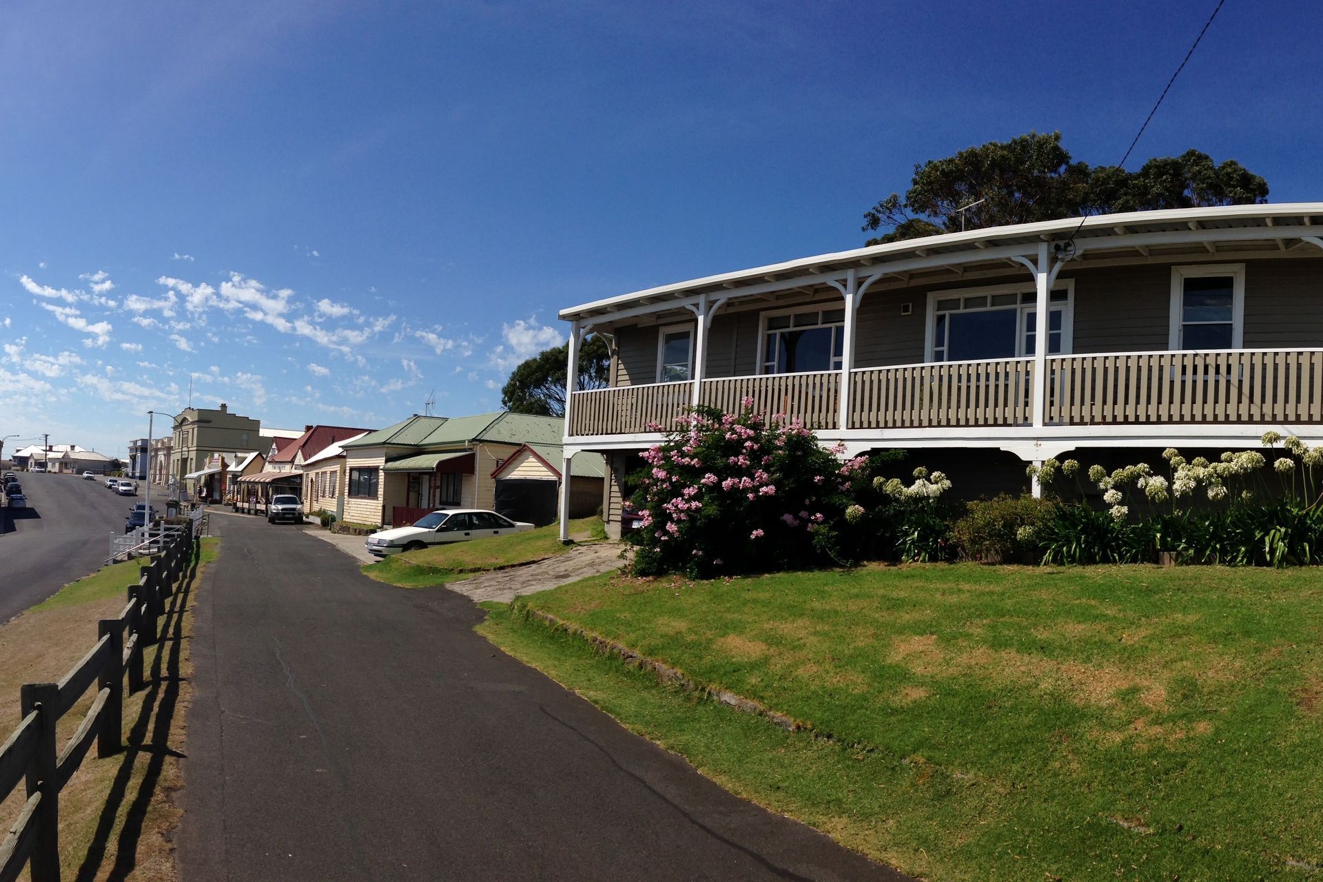 The street view of the main cottage at the front of the site which is rented out as holiday accommodation-the owner lives in the new building to the rear of the site. Stanley is a "Historic Township' thus requiring consideration of the impacts of the building on the town.