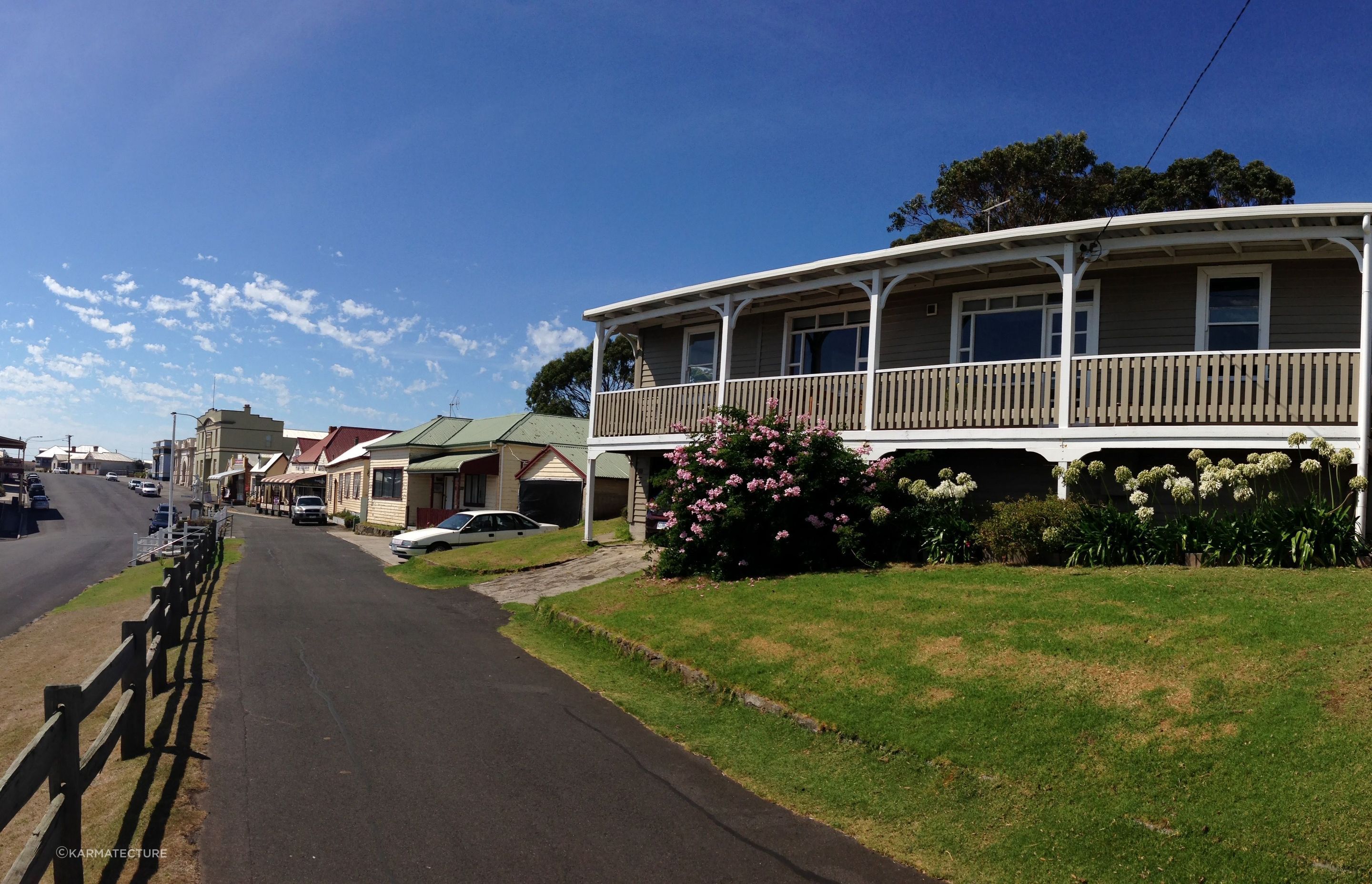The street view of the main cottage at the front of the site which is rented out as holiday accommodation-the owner lives in the new building to the rear of the site. Stanley is a "Historic Township' thus requiring consideration of the impacts of the building on the town.