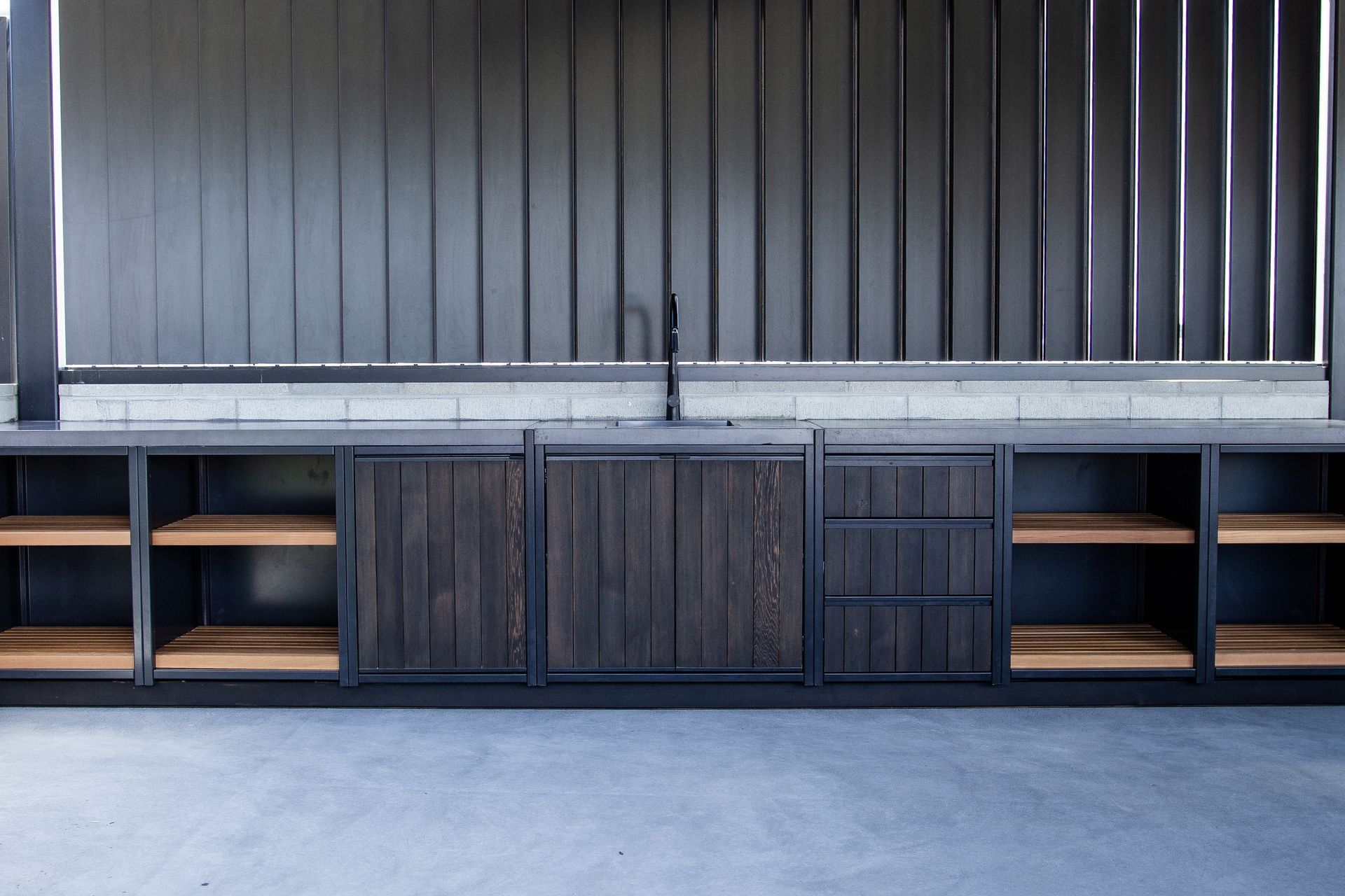 Lake Dunstan Outdoor Kitchen