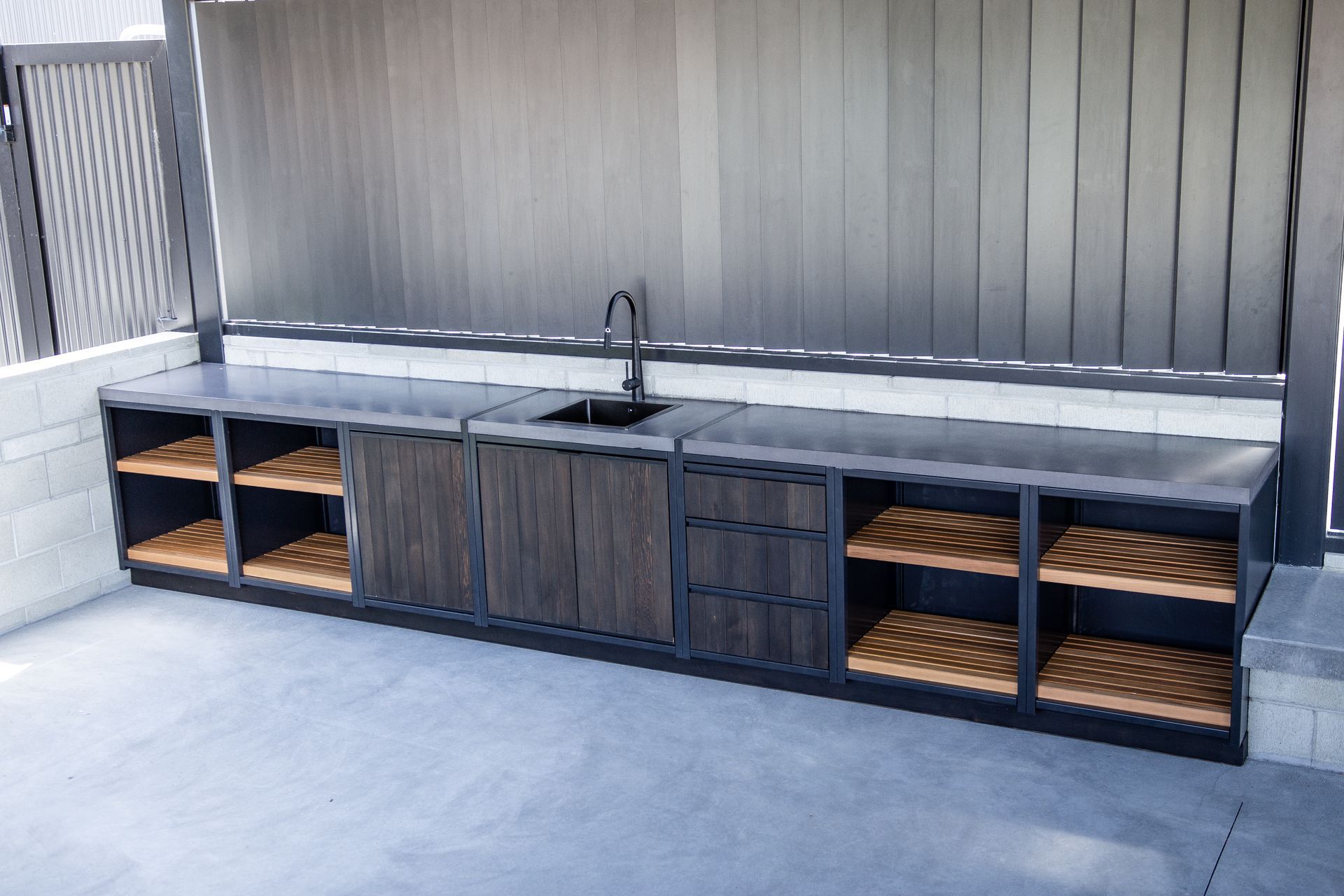 Lake Dunstan Outdoor Kitchen