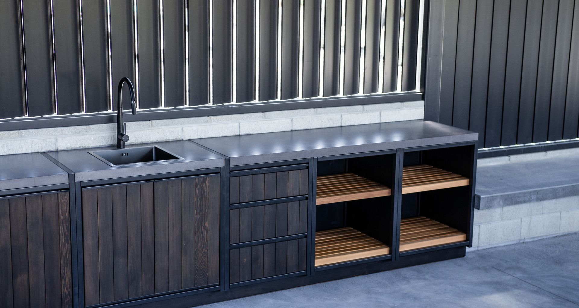 Lake Dunstan Outdoor Kitchen banner