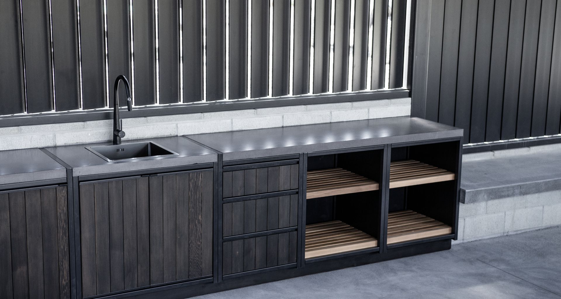 Lake Dunstan Outdoor Kitchen banner