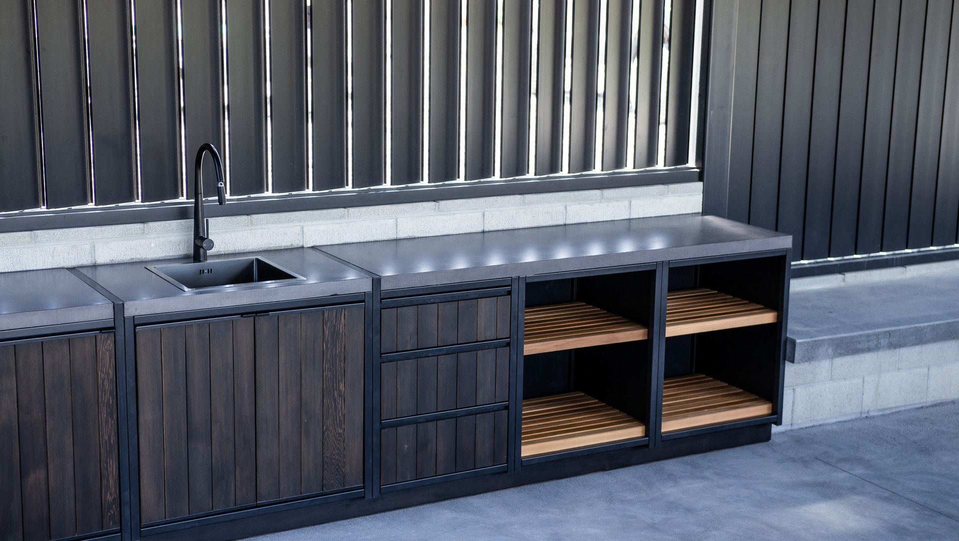 Lake Dunstan Outdoor Kitchen banner