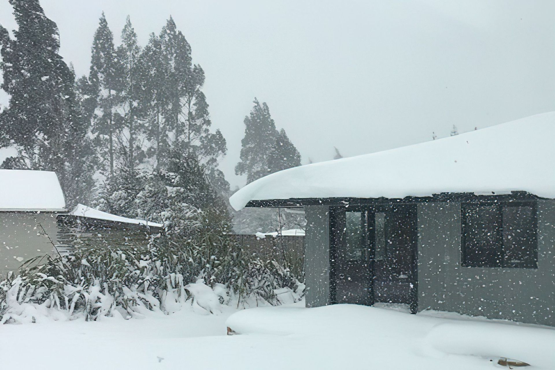 Cosy Ski Lodge for Family With SOLITEX MENTO® 3000 Connect &amp; INTELLO® Airtightness System