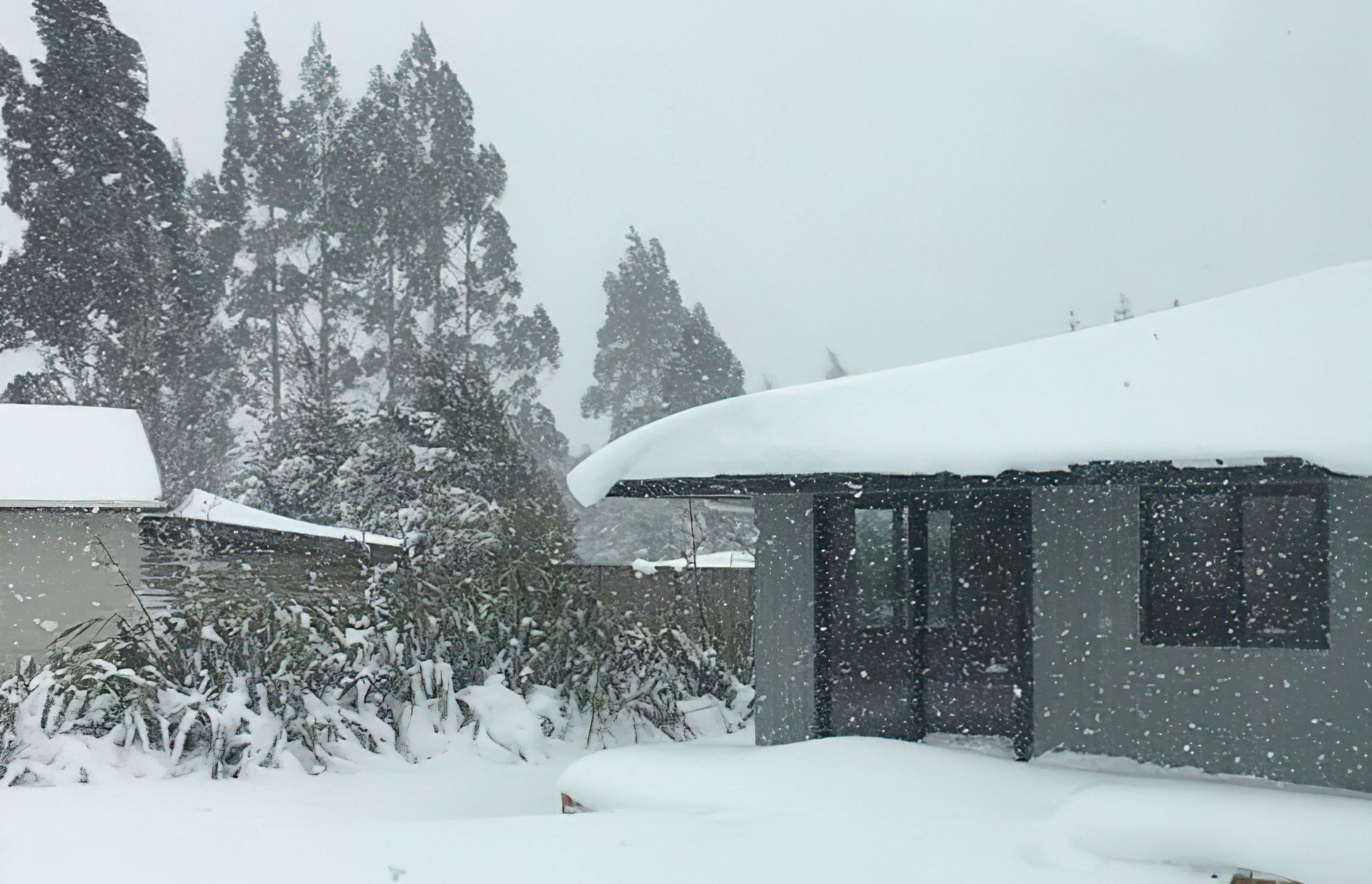 Cosy Ski Lodge for Family With SOLITEX MENTO® 3000 Connect & INTELLO® Airtightness System
