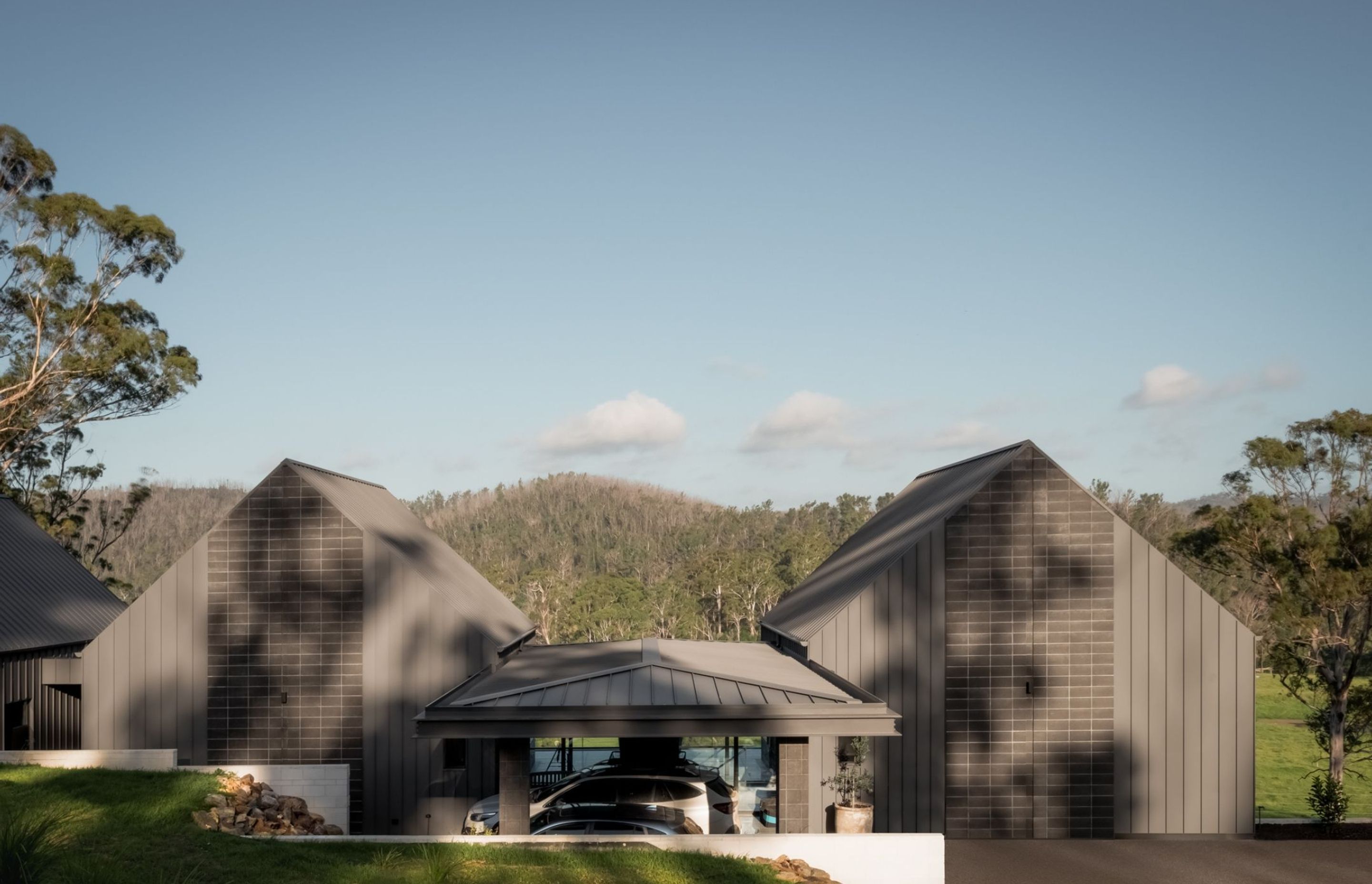 Kiah-Exterior-web-21-BN-Website-Project-Gallery-Landscape-image-specs.jpg
