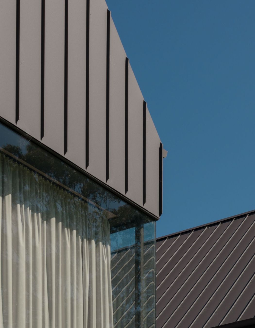 Kiah-Exterior-web-22-BN-Website-Project-Gallery-Portrait-image-specs.jpg