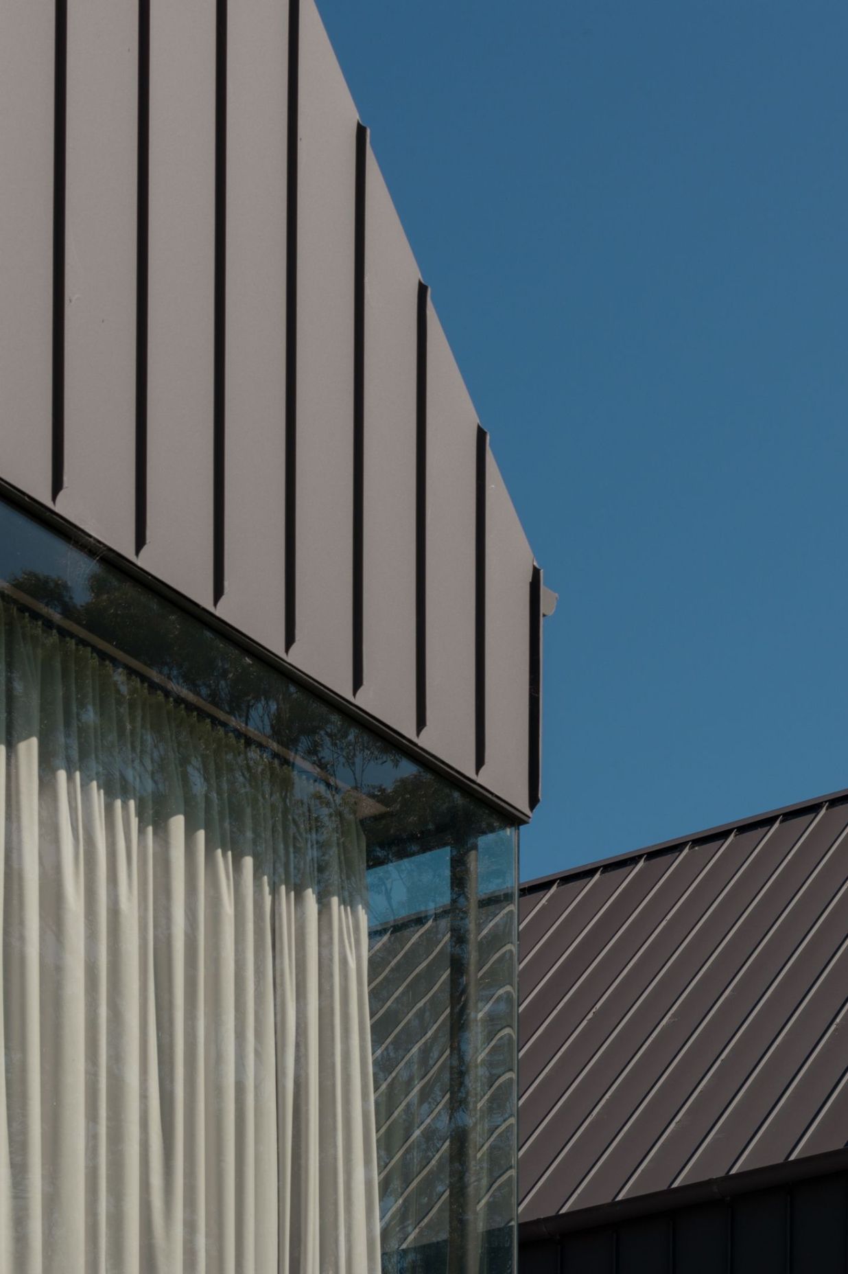 Kiah-Exterior-web-22-BN-Website-Project-Gallery-Portrait-image-specs.jpg
