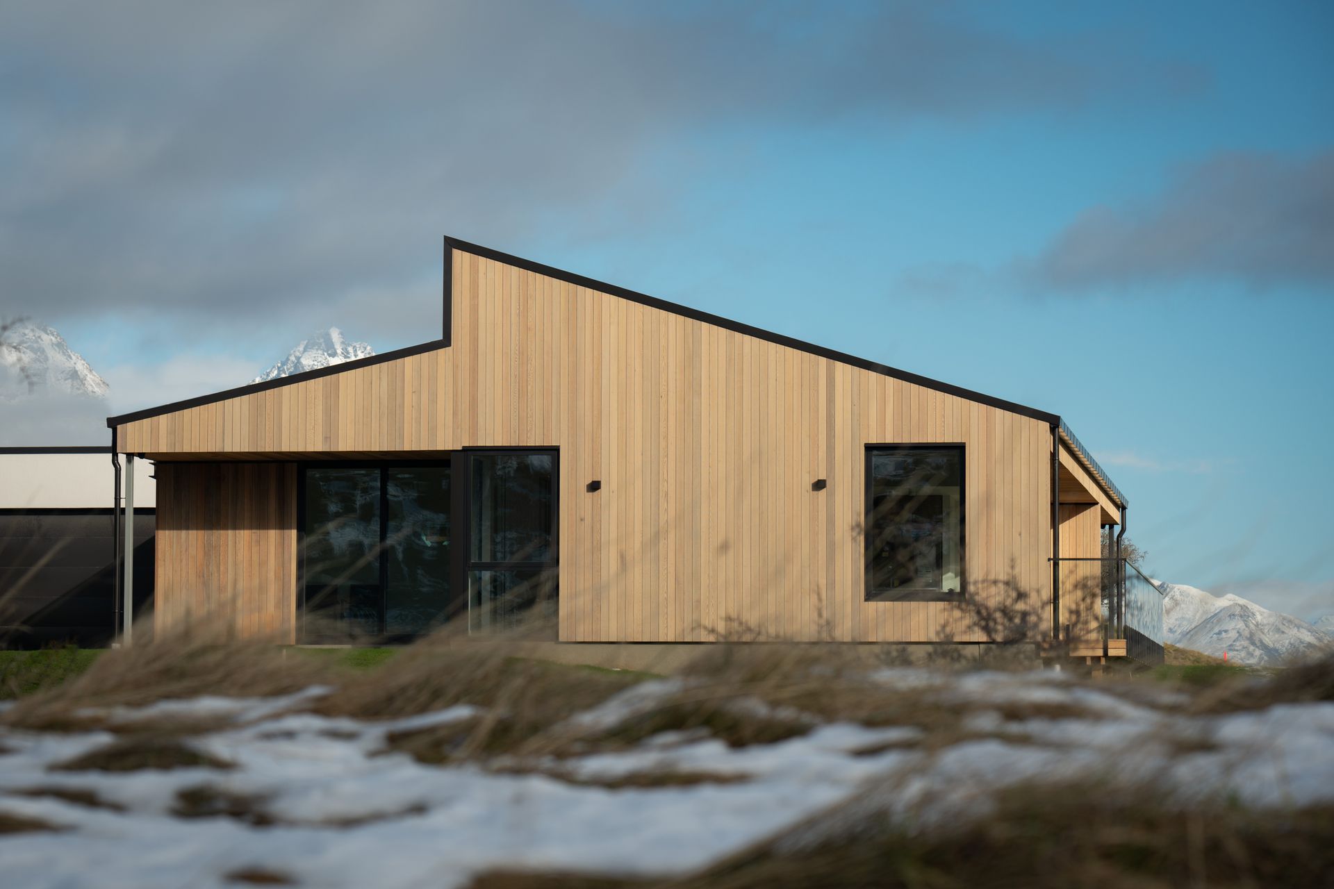 To reflect the owners’ pragmatic style of living and call for a no fuss, no frills practical house, the home has been designed simply and efficiently, without fuss or excess.