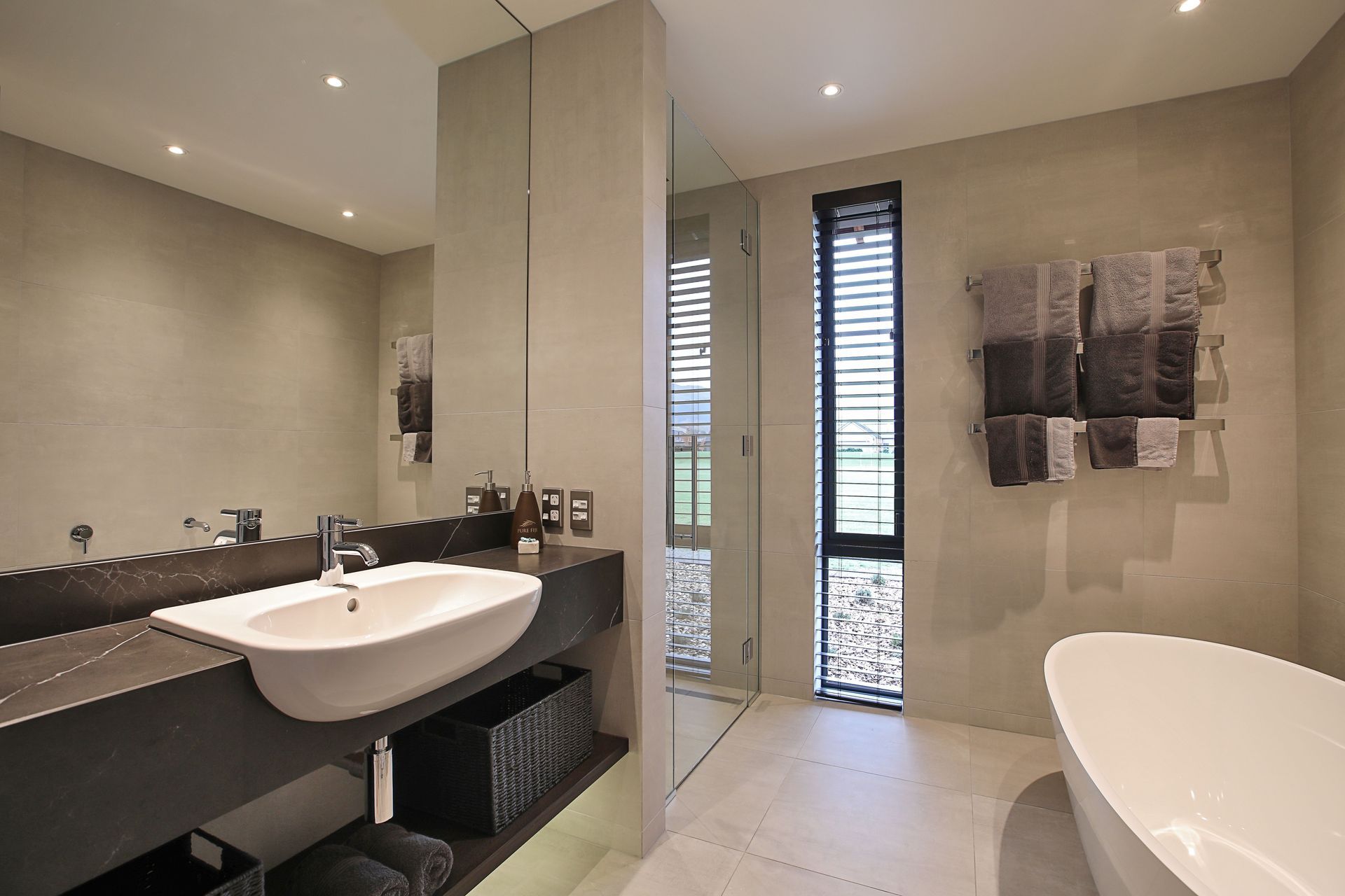 Dalefield Home in the Meadow